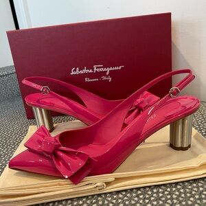 SALVATORE FERRAGAMO Bow Patent Leather Pumps